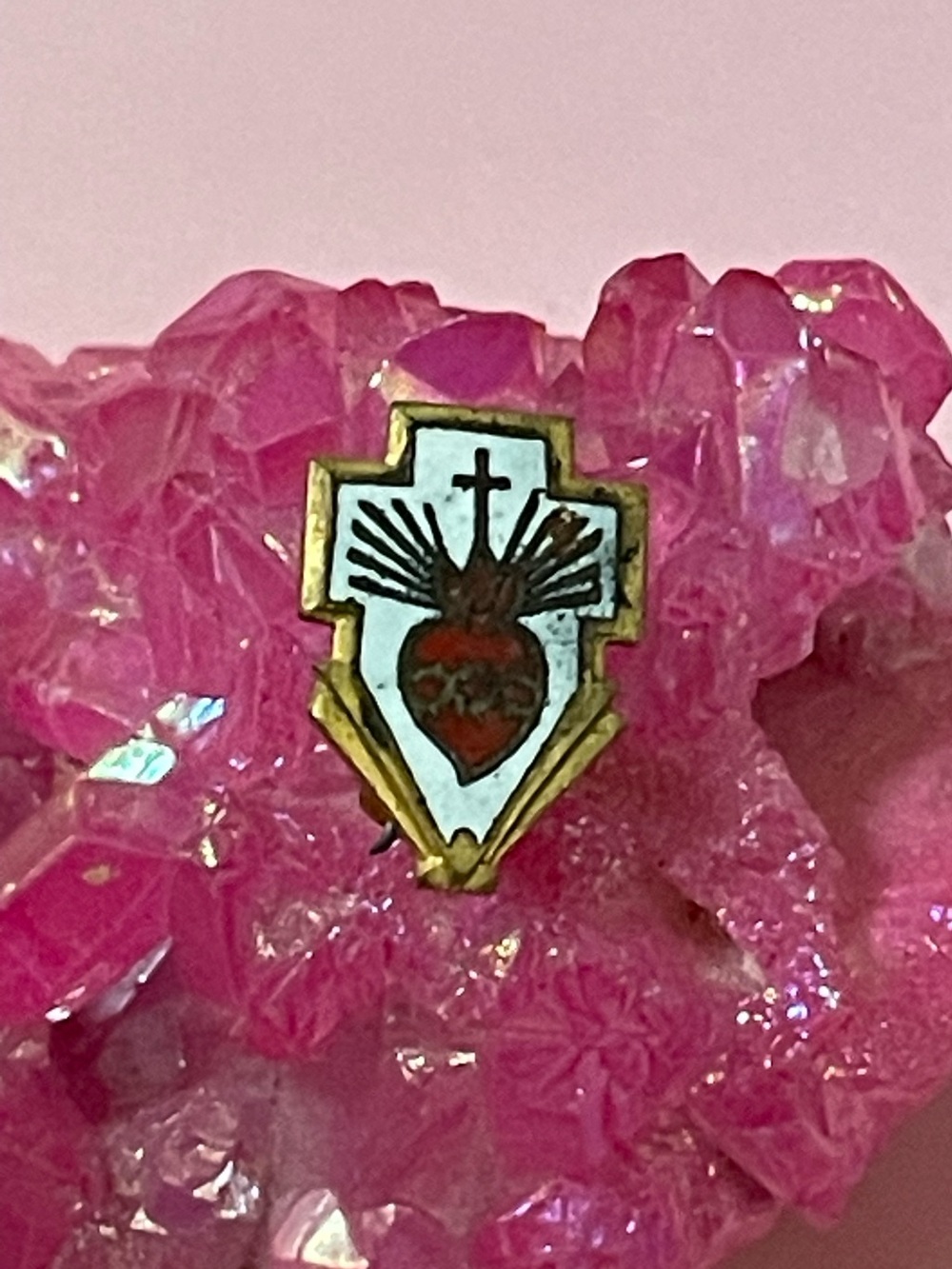 Vintage Sacred Heart of Jesus Enamel Gold Filled Cross Shield Pin #9972 ❤️🔥